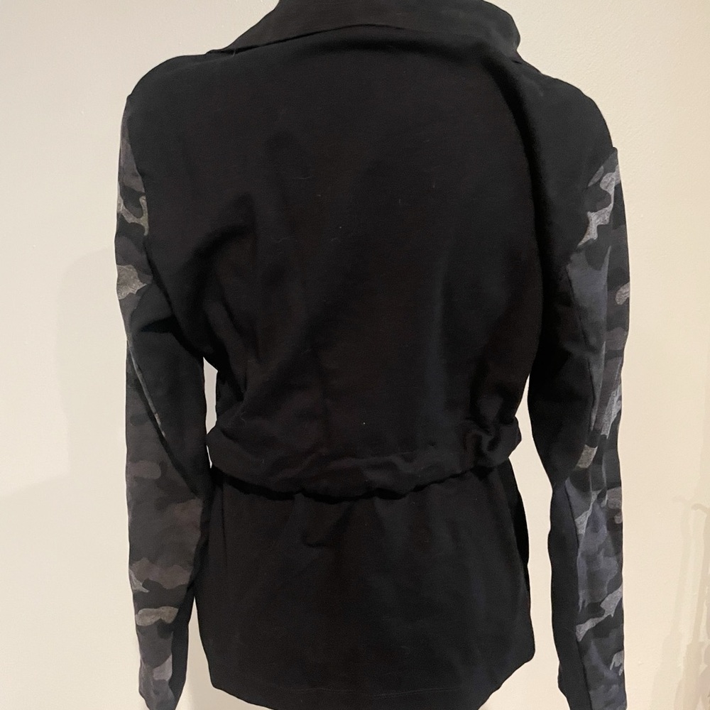 CAbi Women's Black Camouflage Utility Jacket - Picture 5 of 5
